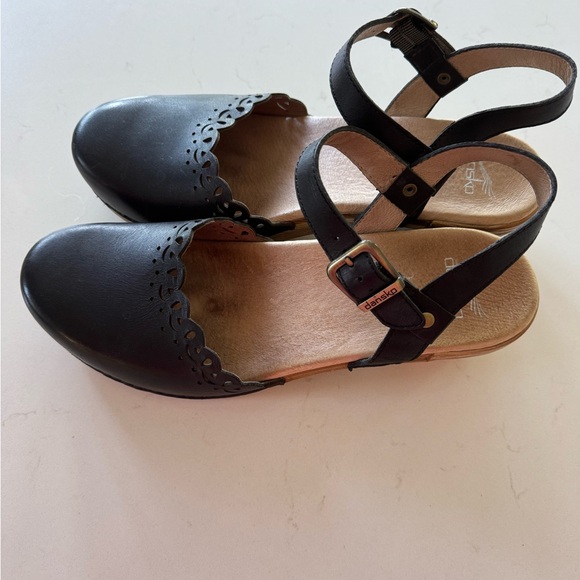 Dansko Black Mary Jane's with cut out Size: 42 EU *New - Picture 2 of 5